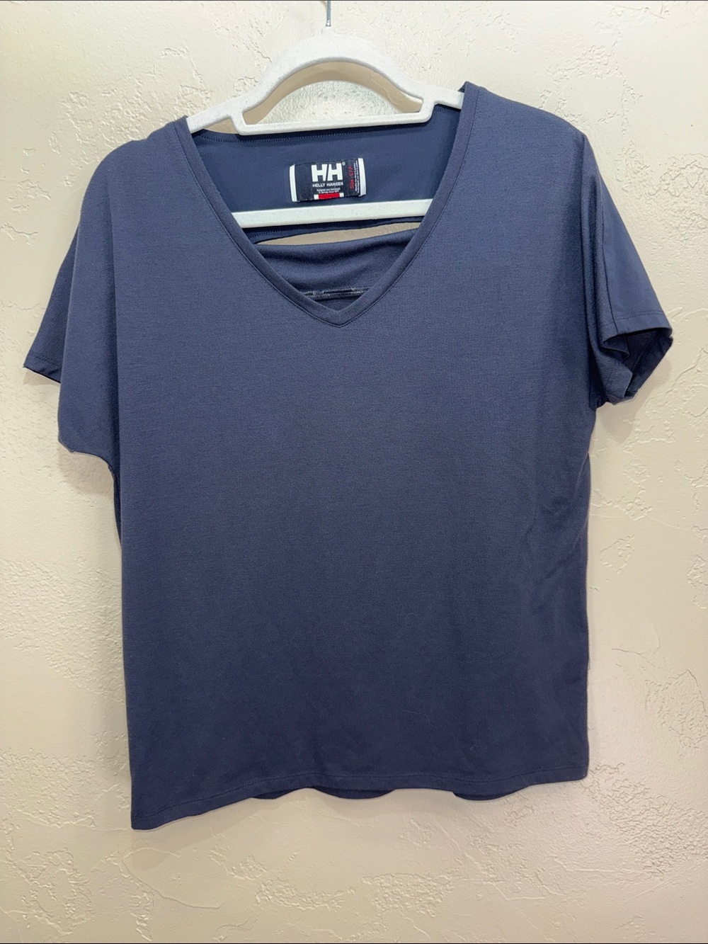 Helly Hansen‎ Women’s Ash Blue Navy V-Neck Short Sleeve Top Cutout Back Neckline